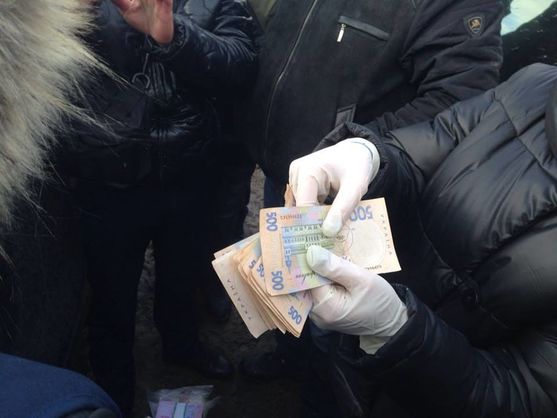 В Полтавской области экс-сотрудника Госземинспекции уличили в вымогательстве 700 тысяч гривен