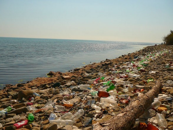 ЕС планирует увеличить переработку пластиковых отходов