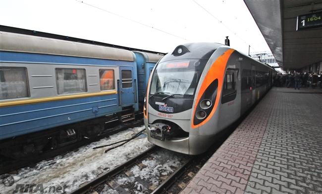 Скоростными поездами в Польшу воспользовались 300 тыс. украинцев
