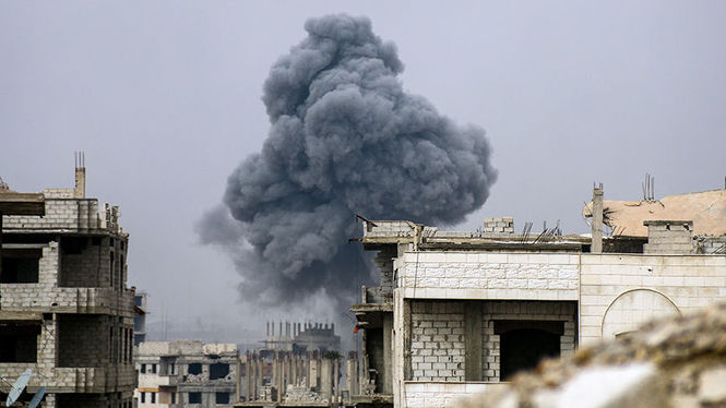 В результате нового авиаудара по пригороду Дамаска погибли 23 человека, за три дня - 136 жертв