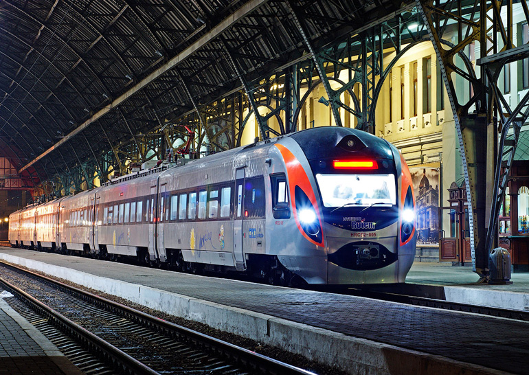 «Укрзалізниця» внедряет электронные билеты для региональных поездов