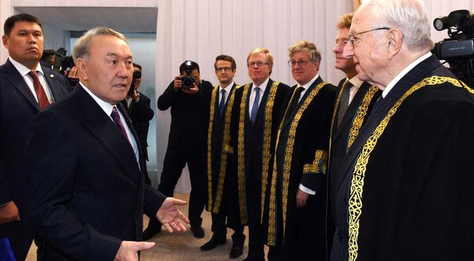 Британские судьи возглавили новый суд Казахстана