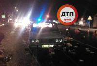 Под Киевом автомобиль сбил трех пешеходов и скрылся
