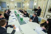 Президент призвал французских парламентариев совместно противодействовать "Северному потоку-2"