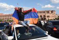 В Армении лидер оппозиции Пашинян призвал выйти на новый митинг