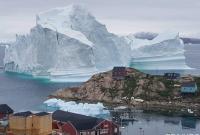 Отколовшийся от Гренландии гигантский айсберг может вызвать цунами