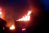 В ромском поселении на Закарпатье сгорел детский сад, местные подозревают поджог