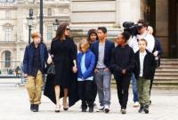 Анджелина Джоли может потерять опеку над детьми