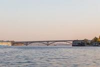 В Киеве временно ограничат движение транспорта на Южном мостовом переходе и на мосту Метро