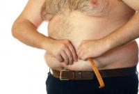 Медики объяснили, чем опасен жир на животе