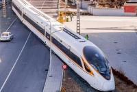 В Китае впервые протестировали высокоскоростной поезд длиной более 400 метров