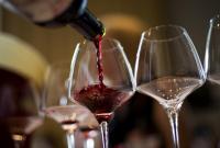 Сколько можно пить вина: ученые назвали безопасную дозу