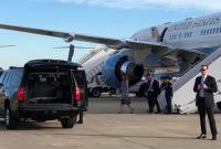 Самолет Мелании Трамп совершил вынужденную посадку из-за неисправности
