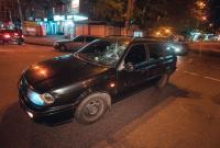 В Киеве Volkswagen на переходе сбил 16-летнюю девушку