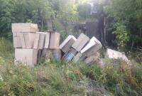 В огороде заброшенного дома в Донецкой области обнаружили 10 тысяч пачек поддельных сигарет Прима