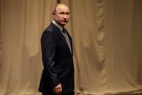 В России хотят переписать Конституцию, чтобы оставить Путина президентом, — Bloomberg