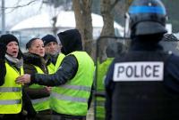 В Париже "желтые жилеты" устроили белый марш
