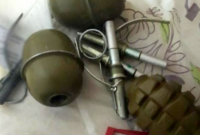 В Киеве мужчина пытался продать в продуктовом магазине боевые гранаты