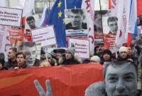В Москве тысячи людей вышли на марш памяти Немцова, есть задержаный