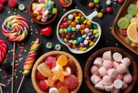 Медики дали советы, чем заменить вредные сладости в зимние праздники