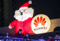 Неудобно вышло. Huawei наказала сотрудника, который отправил новогодний твит с iPhone