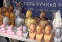На рождественской ярмарке в оккупированном Донецке продавали бюсты Путина и Ленина