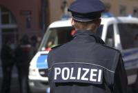 Немецкая полиция арестовала мужчину, который ранее разоружил четырех копов