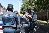 На акции протеста в Армении задержали около 100 человек