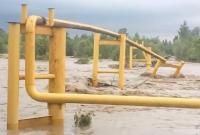 Мощный паводок на Буковине: газоснабжение Черновцов оказалось под угрозой (видео)