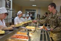 Более 400 продуктов в меню: боевые части ВСУ перешли на новую систему питания