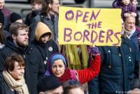 В Гамбурге и Берлине требовали приема беженцев с турецко-греческой границы