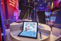 Lenovo выпустила первый в мире гибкий ноутбук, названа цена: фото, видео