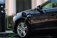 Зеленые номера, новые знаки и штрафы: вступил в силу закон об электромобилях
