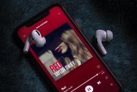 Apple Music теперь поддерживает динамическое отслеживание головы в Spatial Audio