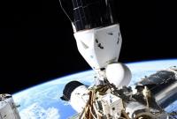 Cargo Dragon отстыкуется от МКС и возвращается на Землю: прямая трансляция от NASA